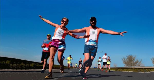 &laquo;&Mu;&alpha;&rho;&alpha;&theta;ώ&nu;&iota;&omicron;&sigmaf; &tau;&eta;&sigmaf; &Iota;&sigma;&tau;&omicron;&rho;ί&alpha;&sigmaf;&raquo; &kappa;&alpha;&iota; &laquo;&Nu;&upsilon;&chi;&tau;&epsilon;&rho;&iota;&nu;ό&sigmaf;&raquo;: 10.000 &delta;&rho;&omicron;&mu;&epsilon;ί&sigmaf; &sigma;&tau;&eta; &delta;&iota;&pi;&lambda;ή &gamma;&iota;&omicron;&rho;&tau;ή &tau;&eta;&sigmaf; &Theta;&epsilon;&sigma;&sigma;&alpha;&lambda;&omicron;&nu;ί&kappa;&eta;&sigmaf;!
