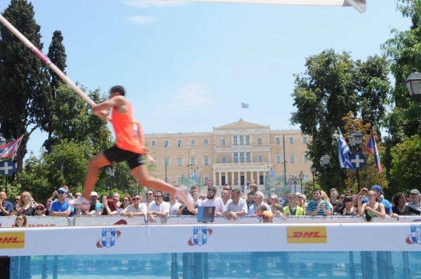 &Kappa;ά&lambda;&iota; 2015: &Omicron;&iota; &alpha;&rho;&iota;&theta;&mu;&omicron;ί ...&mu;&iota;&lambda;&omicron;ύ&nu; &gamma;&iota;&alpha; &tau;&eta;&nu; &epsilon;&theta;&nu;&iota;&kappa;ή &omicron;&mu;ά&delta;&alpha; &Pi;&alpha;ί&delta;&omega;&nu;-&Kappa;&omicron;&rho;&alpha;&sigma;ί&delta;&omega;&nu;