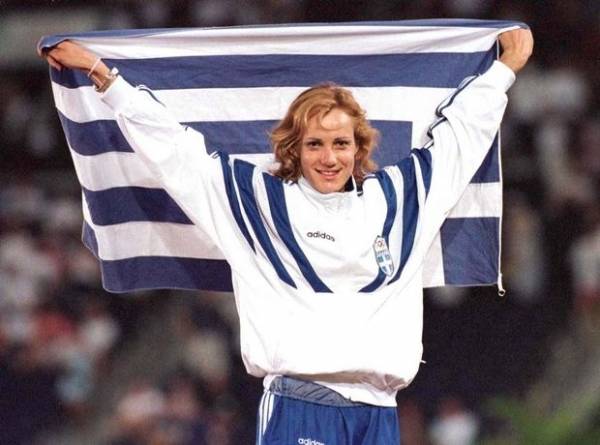 Ό&tau;&alpha;&nu; &eta; &Mu;&pi;&alpha;&kappa;&omicron;&gamma;&iota;ά&nu;&nu;&eta; &mu;&pi;ή&kappa;&epsilon; &sigma;&tau;&alpha; &rho;&epsilon;&kappa;ό&rho; &Gamma;&kappa;ί&nu;&epsilon;&sigmaf;