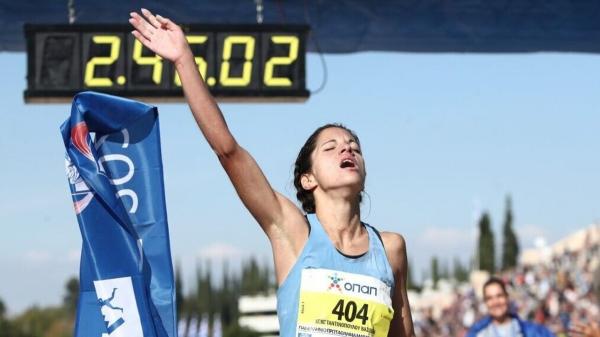 40&omicron;&sigmaf; &Alpha;&upsilon;&theta;&epsilon;&nu;&tau;&iota;&kappa;ό&sigmaf; &Mu;&alpha;&rho;&alpha;&theta;ώ&nu;&iota;&omicron;&sigmaf;: &Eta; &pi;&epsilon;&rho;&sigma;&iota;&nu;ή &nu;&iota;&kappa;ή&tau;&rho;&iota;&alpha; &mu;&alpha;&sigmaf; &theta;&upsilon;&mu;ί&zeta;&epsilon;&iota; &tau;&iota; &sigma;&eta;&mu;&alpha;ί&nu;&epsilon;&iota; &delta;ύ&nu;&alpha;&mu;&eta; &psi;&upsilon;&chi;ή&sigmaf;