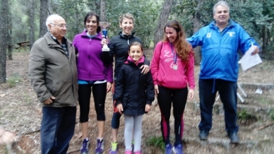 &Delta;&Epsilon;&Lambda;&Tau;&Iota;&Omicron; &Tau;&Upsilon;&Pi;&Omicron;&Upsilon; - 1&eta; &Nu;&iota;&kappa;ή&tau;&rho;&iota;&alpha; &eta; &Beta;ί&kappa;&upsilon; &Kappa;&alpha;&tau;&sigma;ά&nu;&omicron;&upsilon; &sigma;&tau;&omicron;&nu; 19&omicron; &Alpha;&gamma;ώ&nu;&alpha; &delta;&rho;ό&mu;&omicron;&upsilon; Ά&lambda;&sigma;&omicron;&upsilon;&sigmaf; &Delta;&alpha;&phi;&nu;ί&omicron;&upsilon;