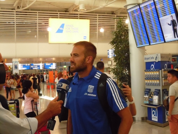 &Omicron; &Tau;&sigma;ά&kappa;&omega;&nu;&alpha;&sigmaf; &sigma;&upsilon;&nu;&epsilon;&chi;ί&zeta;&epsilon;&iota; &tau;&omicron;&upsilon;&sigmaf; &alpha;&gamma;ώ&nu;&epsilon;&sigmaf; &tau;&omicron;&upsilon; &sigma;&tau;&eta;&nu; &Iota;&tau;&alpha;&lambda;ί&alpha;