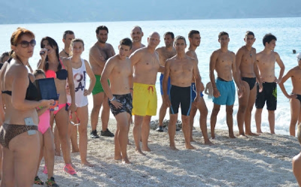 &Delta;&Epsilon;&Lambda;&Tau;&Iota;&Omicron; &Tau;&Upsilon;&Pi;&Omicron;&Upsilon; - &Mu;&epsilon; &mu;&epsilon;&gamma;ά&lambda;&eta; &epsilon;&pi;&iota;&tau;&upsilon;&chi;ί&alpha; &delta;&iota;&epsilon;&xi;ή&chi;&theta;&eta; &tau;&omicron; 1&Omicron; &pi;&omicron;&lambda;ύ&alpha;&theta;&lambda;&omicron; &Alpha;&Gamma;. &Kappa;&upsilon;&rho;&iota;&alpha;&kappa;ή&sigmaf; &tau;&omicron; &Sigma;&alpha;&beta;&beta;ά&tau;&omicron; 1&eta; &Alpha;&upsilon;&gamma;&omicron;ύ&sigma;&tau;&omicron;&upsilon; &sigma;&tau;&eta;&nu; &omicron;&mu;ώ&nu;&upsilon;&mu;&eta; &pi;&alpha;&rho;&alpha;&lambda;ί&alpha;, &sigma;&tau;&omicron;&nu; &Alpha;&gamma;&kappa;ώ&nu;&alpha;