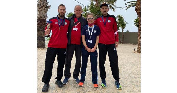 &Tau;&rho;ί&alpha; &mu;&epsilon;&tau;ά&lambda;&lambda;&iota;&alpha; &gamma;&iota;&alpha; &tau;&omicron;&upsilon;&sigmaf; &beta;&alpha;&delta;&iota;&sigma;&tau;έ&sigmaf; &tau;&omicron;&upsilon; &Omicron;&Kappa;&Alpha; &Beta;&iota;&kappa;έ&lambda;&alpha; &Beta;έ&rho;&omicron;&iota;&alpha;&sigmaf; &sigma;&tau;&omicron; &Pi;&alpha;&nu;/&nu;&iota;&omicron; &Pi;&rho;&omega;&tau;ά&theta;&lambda;&eta;&mu;&alpha; &beta;ά&delta;&eta;&nu; 20.000&mu;. &Alpha;&nu;&delta;&rho;ώ&nu; &ndash; &Gamma;&upsilon;&nu;&alpha;&iota;&kappa;ώ&nu; &kappa;&alpha;&iota; &Nu;έ&omega;&nu;