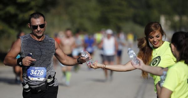 &Mu;&omicron;&iota;ά&zeta;&epsilon;&iota; &tau;ό&sigma;&omicron; &phi;&upsilon;&sigma;&iota;&kappa;ό &mu;&alpha;&zeta;ί &nu;&alpha; &pi;&rho;&omicron;&chi;&omega;&rho;ά&mu;&epsilon;&hellip; -  Ioannina Lake Run