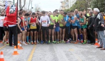 Έ&tau;&rho;&epsilon;&xi;&alpha;&nu; &sigma;&tau;&eta;&nu; &Eta;&lambda;&iota;&omicron;ύ&pi;&omicron;&lambda;&eta; &gamma;&iota;&alpha; &tau;&eta; &mu;&nu;ή&mu;&eta; &tau;&omicron;&upsilon; &Sigma;&omega;&kappa;&rho;ά&tau;&eta; &Gamma;&kappa;&iota;ό&lambda;&iota;&alpha;