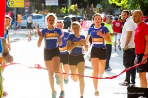 &Delta;&Epsilon;&Lambda;&Tau;&Iota;&Omicron; &Tau;&Upsilon;&Pi;&Omicron;&Upsilon; - &Tau;&omicron; &pi;&rho;ό&gamma;&rho;&alpha;&mu;&mu;&alpha;, &omicron;&iota; &tau;&epsilon;&lambda;&epsilon;&upsilon;&tau;&alpha;ί&epsilon;&sigmaf; &epsilon;&gamma;&gamma;&rho;&alpha;&phi;έ&sigmaf; &kappa;&alpha;&iota; &eta; &pi;&alpha;&rho;&alpha;&lambda;&alpha;&beta;ή &upsilon;&lambda;&iota;&kappa;&omicron;ύ &sigma;&tau;&alpha; &Beta;ί&kappa;&omicron;&sigmaf; Street Relays &Kappa;&omicron;&zeta;ά&nu;&eta;&sigmaf;