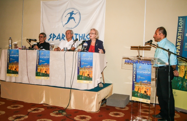 &Delta;&Epsilon;&Lambda;&Tau;&Iota;&Omicron; &Tau;&Upsilon;&Pi;&Omicron;&Upsilon; - Έ&nu;&alpha; &beta;ή&mu;&alpha;  &pi;&rho;&iota;&nu; &tau;&eta;&nu; &epsilon;&kappa;&kappa;ί&nu;&eta;&sigma;&eta; ... &tau;&omicron; 33&omicron; &laquo;&Sigma;&Pi;&Alpha;&Rho;&Tau;&Alpha;&Theta;&Lambda;&Omicron;&Nu;&raquo;