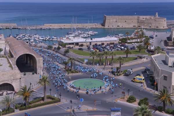 &Tau;&omicron; &Eta;&rho;ά&kappa;&lambda;&epsilon;&iota;&omicron; &gamma;&iota;&omicron;&rho;&tau;ά&zeta;&epsilon;&iota; &mu;&epsilon; Run Greece &kappa;&alpha;&iota; ά&lambda;&lambda;&epsilon;&sigmaf; &epsilon;&kappa;&delta;&eta;&lambda;ώ&sigma;&epsilon;&iota;&sigmaf;