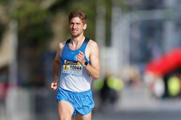 &Delta;&Epsilon;&Lambda;&Tau;&Iota;&Omicron; &Tau;&Upsilon;&Pi;&Omicron;&Upsilon; - &Iota;ά&sigma;&omega;&nu; &Iota;&omega;&alpha;&nu;&nu;ί&delta;&eta;&sigmaf;: &laquo;&Omicron; &Mu;&alpha;&rho;&alpha;&theta;ώ&nu;&iota;&omicron;&sigmaf; &Mu;&Epsilon;&Gamma;&Alpha;&Sigma; &Alpha;&Lambda;&Epsilon;&Xi;&Alpha;&Nu;&Delta;&Rho;&Omicron;&Sigma; &epsilon;ί&nu;&alpha;&iota; &gamma;&iota;&alpha; &mu;έ&nu;&alpha; &omicron;  &kappa;&alpha;&lambda;ύ&tau;&epsilon;&rho;&omicron;&sigmaf; &sigma;&tau;&eta;&nu; &Epsilon;&lambda;&lambda;ά&delta;&alpha;&raquo;