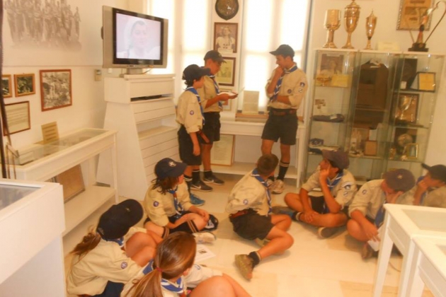 &Tau;&omicron; 1&omicron; &Sigma;ύ&sigma;&tau;&eta;&mu;&alpha; &Pi;&rho;&omicron;&sigma;&kappa;ό&pi;&omega;&nu; &Sigma;&alpha;&rho;&omega;&nu;&iota;&kappa;&omicron;ύ &epsilon;&pi;&iota;&sigma;&kappa;έ&phi;&tau;&eta;&kappa;&epsilon; &tau;&omicron; &Mu;&omicron;&upsilon;&sigma;&epsilon;ί&omicron; &Mu;&alpha;&rho;&alpha;&theta;&omega;&nu;ί&omicron;&upsilon; &Delta;&rho;ό&mu;&omicron;&upsilon;