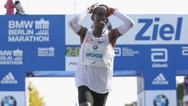 &Delta;&Epsilon;&Lambda;&Tau;&Iota;&Omicron; &Tau;&Upsilon;&Pi;&Omicron;&Upsilon; - &Omicron; &Kappa;&epsilon;&nu;&upsilon;ά&tau;&eta;&sigmaf; Eliud Kipchoge &sigma;&upsilon;&nu;έ&tau;&rho;&iota;&psi;&epsilon; &tau;&omicron; &pi;&alpha;&gamma;&kappa;ό&sigma;&mu;&iota;&omicron; &rho;&epsilon;&kappa;ό&rho; (2:01:39) &sigma;&tau;&omicron; &mu;&alpha;&rho;&alpha;&theta;ώ&nu;&iota;&omicron; &tau;&omicron;&upsilon; &Beta;&epsilon;&rho;&omicron;&lambda;ί&nu;&omicron;&upsilon;!!!!