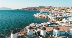 &Pi;&omicron;&lambda;ύ&pi;&lambda;&epsilon;&upsilon;&rho;&eta; &delta;&rho;&omicron;&mu;&iota;&kappa;ή &epsilon;&mu;&pi;&epsilon;&iota;&rho;ί&alpha; &kappa;&alpha;&iota; &pi;&lambda;&omicron;ύ&sigma;&iota;&omicron; &pi;&rho;ό&gamma;&rho;&alpha;&mu;&mu;&alpha; &pi;&alpha;&rho;ά&lambda;&lambda;&eta;&lambda;&omega;&nu; &epsilon;&kappa;&delta;&eta;&lambda;ώ&sigma;&epsilon;&omega;&nu; &sigma;&tau;&omicron; 1&omicron; Mykonos Running Festival