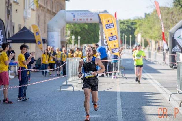 &Delta;&Epsilon;&Lambda;&Tau;&Iota;&Omicron; &Tau;&Upsilon;&Pi;&Omicron;&Upsilon; - &Mu;&epsilon; &Gamma;&iota;ώ&rho;&gamma;&omicron; &Delta;&omicron;ύ&beta;&alpha; &omicron; &Sigma;&Delta;&Upsilon;&Mu; &sigma;&tau;&omicron; 3&deg; &Mu;&alpha;&rho;&alpha;&theta;ώ&nu;&iota;&omicron; &tau;&eta;&sigmaf; &Rho;ό&delta;&omicron;&upsilon;