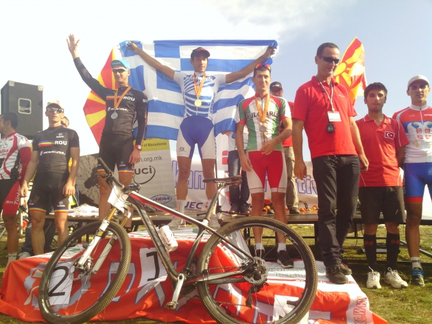 &Delta;&Epsilon;&Lambda;&Tau;&Iota;&Omicron; &Tau;&Upsilon;&Pi;&Omicron;&Upsilon; - O&iota; &alpha;&theta;&lambda;&eta;&tau;έ&sigmaf; &tau;&eta;&sigmaf; SMF TEAM &sigma;&epsilon; Baku.Samompor, Mavrovo &Kappa;&alpha;&iota; Bike Odysse