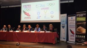 &Delta;&Epsilon;&Lambda;&Tau;&Iota;&Omicron; &Tau;&Upsilon;&Pi;&Omicron;&Upsilon; - &Tau;&eta;&nu; &Kappa;&upsilon;&rho;&iota;&alpha;&kappa;ή 9 &Iota;&omicron;&upsilon;&nu;ί&omicron;&upsilon;, &tau;&rho;έ&chi;&omicron;&upsilon;&mu;&epsilon; ό&lambda;&omicron;&iota; &mu;&alpha;&zeta;ί &mu;&epsilon; &tau;&eta;&nu; &Omicron;&lambda;&upsilon;&mu;&pi;&iota;&alpha;&kappa;ή &omicron;&iota;&kappa;&omicron;&gamma;έ&nu;&epsilon;&iota;&alpha; &sigma;&tau;&omicron; 2&omicron; Olympic Day Run!