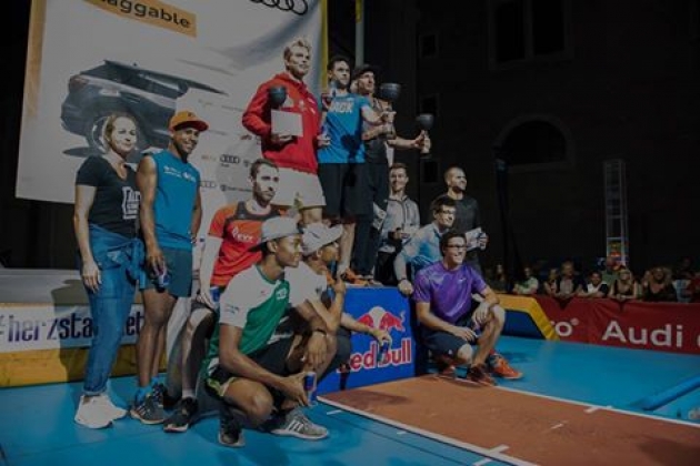 &Pi;&tau;ή&sigma;&eta; &Kappa;&alpha;&rho;&alpha;&lambda;ή &sigma;&tau;&alpha; 5,30 &mu;. &sigma;&tau;&omicron; Street Event &sigma;&tau;&omicron; &Sigma;ά&lambda;&tau;&sigma;&mu;&pi;&omicron;&upsilon;&rho;&gamma;&kappa;