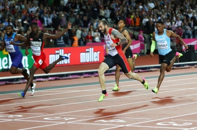 &Lambda;&omicron;&nu;&delta;ί&nu;&omicron; 2017: &Alpha;&lambda;&lambda;&alpha;&gamma;ή &phi;&rho;&omicron;&upsilon;&rho;ά&sigmaf; &sigma;&tau;&alpha; 200 &mu;., &mu;ί&alpha; &alpha;&kappa;ό&mu;&eta; &nu;ί&kappa;&eta; &tau;&omicron;&upsilon; &Tau;έ&iota;&lambda;&omicron;&rho; &sigma;&tau;&omicron; &tau;&rho;&iota;&pi;&lambda;&omicron;ύ&nu;