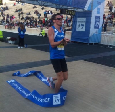 Έ&nu;&alpha;&sigmaf; &delta;&iota;&kappa;&eta;&gamma;ό&rho;&omicron;&sigmaf; &kappa;&alpha;&iota; &mu;ί&alpha; &kappa;&omicron;&iota;&nu;&omega;&nu;&iota;&omicron;&lambda;ό&gamma;&omicron;&sigmaf; &nu;&iota;&kappa;&eta;&tau;έ&sigmaf; &pi;&omicron;&upsilon; &tau;&rho;έ&chi;&omicron;&upsilon;&nu; &gamma;&rho;ή&gamma;&omicron;&rho;&alpha;