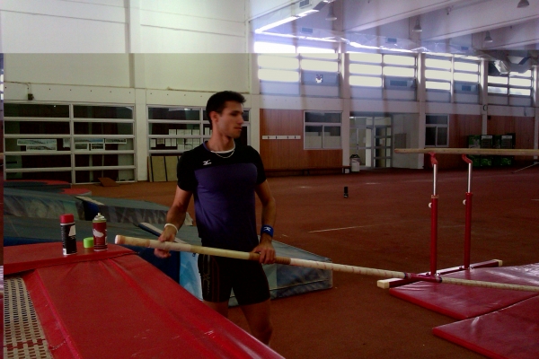 &Mu;ή&tau;&iota;&nu;&gamma;&kappa; &Beta;&epsilon;&rho;&omicron;&lambda;ί&nu;&omicron;&upsilon; - &Pi;έ&tau;&alpha;&xi;&epsilon; &sigma;&tau;&alpha; 5.70 &omicron; &Phi;&iota;&lambda;&iota;&pi;&pi;ί&delta;&eta;&sigmaf;.