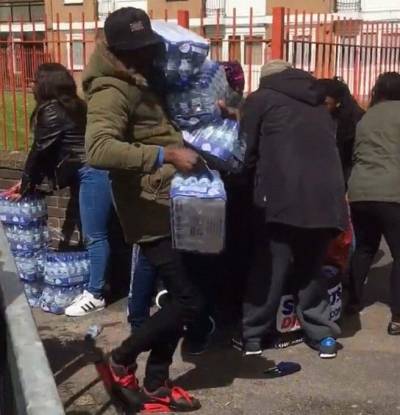 &Mu;&alpha;&rho;&alpha;&theta;ώ&nu;&iota;&omicron;&sigmaf; &Lambda;&omicron;&nu;&delta;ί&nu;&omicron;&upsilon;- &Sigma;&upsilon;&nu;έ&beta;&eta; &kappa;&alpha;&iota; &alpha;&upsilon;&tau;ό. Έ&kappa;&lambda;&epsilon;&psi;&alpha;&nu; &tau;&alpha; &nu;&epsilon;&rho;ά &alpha;&pi;ό &sigma;&tau;&alpha;&theta;&mu;&omicron;ύ&sigmaf;.