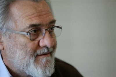 &Delta;&Epsilon;&Lambda;&Tau;&Iota;&Omicron; &Tau;&Upsilon;&Pi;&Omicron;&Upsilon; - &Omicron; &Sigma;ύ&lambda;&lambda;&omicron;&gamma;&omicron;&sigmaf; &Mu;&alpha;&rho;&alpha;&theta;&omega;&nu;&omicron;&delta;&rho;ό&mu;&omega;&nu; &Kappa;&rho;ή&tau;&eta;&sigmaf; &theta;&alpha; &tau;&iota;&mu;ή&sigma;&epsilon;&iota; &tau;&omicron;&nu; &sigma;&pi;&omicron;&upsilon;&delta;&alpha;ί&omicron; &Kappa;&rho;&eta;&tau;&iota;&kappa;ό &sigma;&kappa;&eta;&nu;&omicron;&theta;έ&tau;&eta; &Gamma;&iota;ά&nu;&nu;&eta; &Sigma;&mu;&alpha;&rho;&alpha;&gamma;&delta;ή &gamma;&iota;&alpha; &tau;&eta;&nu; &pi;&rho;&omicron;&sigma;&phi;&omicron;&rho;ά &tau;&omicron;&upsilon; &sigma;&tau;&omicron;&nu; &pi;&omicron;&lambda;&iota;&tau;&iota;&sigma;&mu;ό &tau;&omicron;&upsilon; &tau;ό&pi;&omicron;&upsilon; &mu;&alpha;&sigmaf;