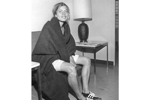 &Pi;&rho;&iota;&nu; &alpha;&pi;ό 50 &chi;&rho;ό&nu;&iota;&alpha;, &alpha;&upsilon;&tau;ό &tau;&omicron; &kappa;&omicron;&rho;ί&tau;&sigma;&iota; έ&gamma;&rho;&alpha;&psi;&epsilon; &iota;&sigma;&tau;&omicron;&rho;ί&alpha; &gamma;&iota;&alpha; ό&lambda;&epsilon;&sigmaf; &tau;&iota;&sigmaf; &gamma;&upsilon;&nu;&alpha;ί&kappa;&epsilon;&sigmaf;, &sigma;&tau;&omicron; &Mu;&alpha;&rho;&alpha;&theta;ώ&nu;&iota;&omicron; &tau;&eta;&sigmaf; &Beta;&omicron;&sigma;&tau;ώ&nu;&eta;&sigmaf;