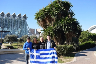 &Delta;&Epsilon;&Lambda;&Tau;&Iota;&Omicron; &Tau;&Upsilon;&Pi;&Omicron;&Upsilon; - &Omicron; &Mu;&alpha;&rho;&alpha;&theta;ώ&nu;&iota;&omicron;&sigmaf; &tau;&eta;&sigmaf; &Beta;&alpha;&lambda;έ&nu;&theta;&iota;&alpha;, ό&pi;&omega;&sigmaf; &tau;&omicron;&nu; έ&zeta;&eta;&sigma;&epsilon; &omicron; &Gamma;&iota;ώ&rho;&gamma;&omicron;&sigmaf; &Gamma;&iota;&omega;&tau;ό&pi;&omicron;&upsilon;&lambda;&omicron;&sigmaf; &alpha;&pi;ό &tau;&omicron;&nu; &sigma;ύ&lambda;&lambda;&omicron;&gamma;&omicron; &delta;&rho;&omicron;&mu;έ&omega;&nu; &Phi;&theta;&iota;ώ&tau;&iota;&delta;&alpha;&sigmaf; "&Tau;&rho;&alpha;&chi;ί&nu;&alpha;&sigmaf;