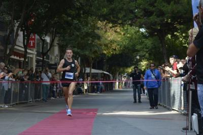 &Delta;&Epsilon;&Lambda;&Tau;&Iota;&Omicron; &Tau;&Upsilon;&Pi;&Omicron;&Upsilon; -  &Tau;&rho;έ&chi;&omega; &gamma;&iota;&alpha; &tau;&eta;&nu; &Kappa;&alpha;&tau;&epsilon;&rho;ί&nu;&eta;: &mu;&epsilon; &rho;&epsilon;&kappa;ό&rho; &sigma;&upsilon;&mu;&mu;&epsilon;&tau;&omicron;&chi;ώ&nu; &kappa;&alpha;&iota; &epsilon;&theta;&epsilon;&lambda;&omicron;&nu;&tau;ώ&nu; &omicron;&lambda;&omicron;&kappa;&lambda;&eta;&rho;ώ&theta;&eta;&kappa;&epsilon; &eta; &mu;&epsilon;&gamma;ά&lambda;&eta;  &alpha;&theta;&lambda;&eta;&tau;&iota;&kappa;ή &gamma;&iota;&omicron;&rho;&tau;ή