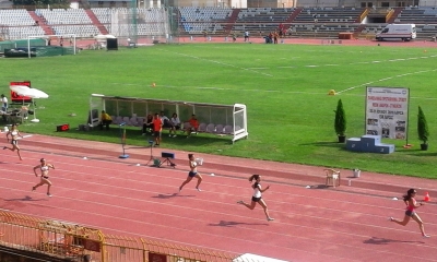 &Lambda;ά&rho;&iota;&sigma;&alpha; &pi;&rho;&omega;&tau;ά&theta;&lambda;&eta;&mu;&alpha; &Nu;έ&omega;&nu; &Alpha;/&Gamma;. 2&eta; &eta;&mu;έ&rho;&alpha; &pi;&rho;&omega;ί, &alpha;&pi;&omicron;&tau;&epsilon;&lambda;έ&sigma;&mu;&alpha;&tau;&alpha;