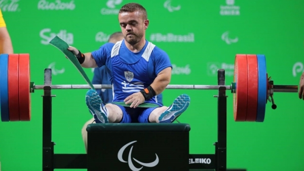 &Rho;&Iota;&Omicron; 2016: &Chi;ά&lambda;&kappa;&iota;&nu;&omicron; &mu;&epsilon;&tau;ά&lambda;&lambda;&iota;&omicron; &omicron; &Mu;&pi;&alpha;&kappa;&omicron;&chi;&rho;ή&sigma;&tau;&omicron;&sigmaf; &sigma;&tau;&eta;&nu; ά&rho;&sigma;&eta; &beta;&alpha;&rho;ώ&nu; &sigma;&epsilon; &pi;ά&gamma;&kappa;&omicron;