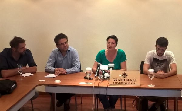 &Delta;&Epsilon;&Lambda;&Tau;&Iota;&Omicron; &Tau;&Upsilon;&Pi;&Omicron;&Upsilon; - &Delta;&upsilon;&nu;&alpha;&mu;&iota;&kappa;ό &xi;&epsilon;&kappa;ί&nu;&eta;&mu;&alpha; &alpha;&pi;ό &tau;&omicron; &Nu;&eta;&sigma;ί &gamma;&iota;&alpha; &tau;&omicron;&nu; 9&omicron; &Gamma;ύ&rho;&omicron; &Lambda;ί&mu;&nu;&eta;&sigmaf; &Iota;&omega;&alpha;&nu;&nu;ί&nu;&omega;&nu;