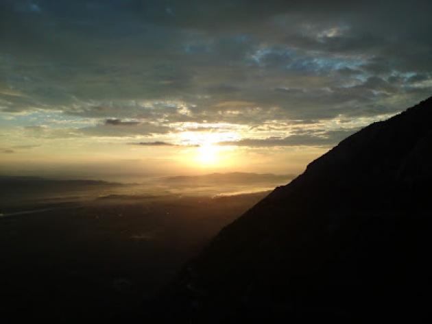 &Delta;&Epsilon;&Lambda;&Tau;&Iota;&Omicron; &Tau;&Upsilon;&Pi;&Omicron;&Upsilon; - &Beta;&rho;&upsilon;&sigma;&epsilon;ά&delta;&alpha;, &mu;&iota;&alpha; &delta;&iota;&alpha;&phi;&omicron;&rho;&epsilon;&tau;&iota;&kappa;ή &epsilon;&mu;&pi;&epsilon;&iota;&rho;ί&alpha;!