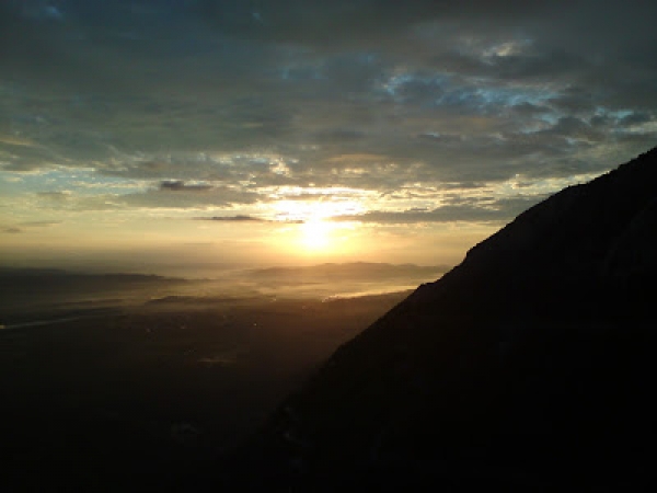 &Delta;&Epsilon;&Lambda;&Tau;&Iota;&Omicron; &Tau;&Upsilon;&Pi;&Omicron;&Upsilon; - &Beta;&rho;&upsilon;&sigma;&epsilon;ά&delta;&alpha;, &mu;&iota;&alpha; &delta;&iota;&alpha;&phi;&omicron;&rho;&epsilon;&tau;&iota;&kappa;ή &epsilon;&mu;&pi;&epsilon;&iota;&rho;ί&alpha;!