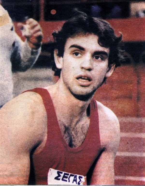 &Pi;&lambda;ή&theta;&omicron;&sigmaf; &kappa;ό&sigma;&mu;&omicron;&upsilon; &sigma;&tau;&omicron; &tau;&epsilon;&lambda;&epsilon;&upsilon;&tau;&alpha;ί&omicron; &alpha;&nu;&tau;ί&omicron; &tau;&omicron;&upsilon; &Theta;&alpha;&nu;ά&sigma;&eta; &Kappa;&alpha;&lambda;&omicron;&gamma;&iota;ά&nu;&nu;&eta;