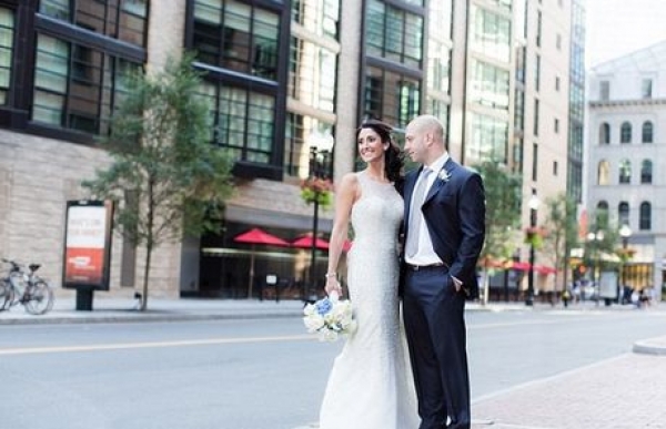 &Tau;&rho;&alpha;&upsilon;&mu;&alpha;&tau;ί&alpha;&sigmaf; &tau;&eta;&sigmaf; &epsilon;&pi;ί&theta;&epsilon;&sigma;&eta;&sigmaf; &sigma;&tau;&omicron;&nu; &mu;&alpha;&rho;&alpha;&theta;ώ&nu;&iota;&omicron; &tau;&eta;&sigmaf; &Beta;&omicron;&sigma;&tau;ό&nu;&eta;&sigmaf; &pi;&alpha;&nu;&tau;&rho;&epsilon;ύ&tau;&eta;&kappa;&epsilon; &tau;&eta; &nu;&omicron;&sigma;&omicron;&kappa;ό&mu;&alpha; &pi;&omicron;&upsilon; &tau;&omicron;&nu; &pi;&epsilon;&rho;&iota;έ&theta;&alpha;&lambda;&pi;&epsilon;