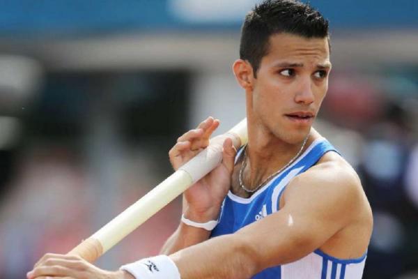 &Kappa;ώ&sigma;&tau;&alpha;&sigmaf; &Phi;&iota;&lambda;&iota;&pi;&pi;ί&delta;&eta;&sigmaf;: "&Omicron; &alpha;&theta;&lambda;&eta;&tau;&iota;&sigma;&mu;ό&sigmaf; &pi;&rho;έ&pi;&epsilon;&iota; &nu;&alpha; &pi;&alpha;&rho;&alpha;&mu;&epsilon;ί&nu;&epsilon;&iota; &sigma;&tau;&eta;&nu; &alpha;&tau;ό&phi;&iota;&alpha; &tau;&omicron;&upsilon; &mu;&omicron;&rho;&phi;ή"