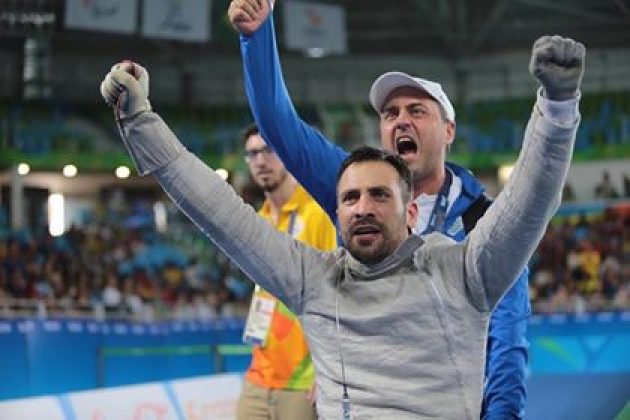 &Rho;&Iota;&Omicron; 2016: &Alpha;&sigma;&eta;&mu;έ&nu;&iota;&omicron; &mu;&epsilon;&tau;ά&lambda;&lambda;&iota;&omicron; &omicron; &Tau;&rho;&iota;&alpha;&nu;&tau;&alpha;&phi;ύ&lambda;&lambda;&omicron;&upsilon; &sigma;&tau;&eta;&nu; &sigma;&pi;ά&theta;&eta;