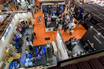 &Delta;&Epsilon;&Lambda;&Tau;&Iota;&Omicron; &Tau;&Upsilon;&Pi;&Omicron;&Upsilon; - &Eta; SHOP&amp;TRADE &sigma;&tau;&eta;&nu; ATHENS CLASSICAL MARATHON EXPO 2017 &mu;&epsilon; &tau;&eta; SALOMON, &tau;&eta; SUUNTO, &tau;&eta; &Eta;&Omicron;&Kappa;&Alpha; &kappa;&alpha;&iota; &tau;&eta;&nu; BROOKS