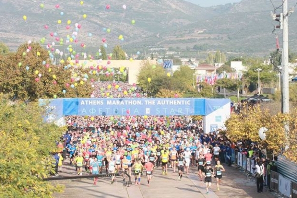 &Eta; &Alpha;&theta;ή&nu;&alpha; &alpha;&lambda;&lambda;ά&zeta;&epsilon;&iota;, &beta;ά&zeta;&epsilon;&iota; &tau;&alpha; &laquo;&kappa;&alpha;&lambda;ά&raquo; &tau;&eta;&sigmaf; &kappa;&alpha;&iota; &kappa;&iota;&nu;&epsilon;ί&tau;&alpha;&iota; &sigma;&tau;&omicron; &rho;&upsilon;&theta;&mu;ό &tau;&omicron;&upsilon; 33&omicron;&upsilon; &Alpha;&upsilon;&theta;&epsilon;&nu;&tau;&iota;&kappa;&omicron;ύ &Mu;&alpha;&rho;&alpha;&theta;&omega;&nu;ί&omicron;&upsilon;
