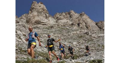 Olympus Marathon - &Mu;ό&nu;&omicron; &tau;&rho;&epsilon;&iota;&sigmaf; &alpha;&gamma;ώ&nu;&epsilon;&sigmaf; &theta;&alpha; &pi;&rho;&alpha;&gamma;&mu;&alpha;&tau;&omicron;&pi;&omicron;&iota;&eta;&theta;&omicron;ύ&nu;