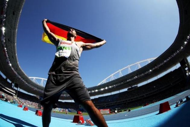 &Rho;ί&omicron; 2016: &Omicron; &Chi;ά&rho;&tau;&iota;&nu;&gamma;&kappa; &delta;&iota;&alpha;&tau;ή&rho;&eta;&sigma;&epsilon; &tau;&omicron; &chi;&rho;&upsilon;&sigma;ό &mu;&epsilon;&tau;ά&lambda;&lambda;&iota;&omicron; &sigma;&tau;&eta;&nu; ... &omicron;&iota;&kappa;&omicron;&gamma;έ&nu;&epsilon;&iota;&alpha;