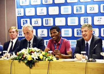 &Omicron; &Chi;&alpha;ϊ&lambda;έ &Gamma;&kappa;&epsilon;&mu;&pi;&rho;&epsilon;&sigma;&epsilon;&lambda;&alpha;&sigma;&iota;έ &alpha;&pi;&omicron;&lambda;&alpha;&upsilon;&sigma;&tau;&iota;&kappa;ό&sigmaf; &kappa;&alpha;&iota; &omicron;&upsilon;&sigma;&iota;&alpha;&sigma;&tau;&iota;&kappa;ό&sigmaf; ό&pi;&omega;&sigmaf; &pi;ά&nu;&tau;&alpha;