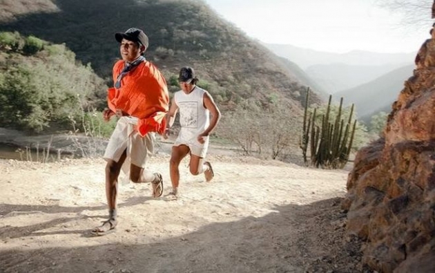 H &alpha;ό&rho;&alpha;&tau;&eta; &phi;&upsilon;&lambda;ή &Iota;&nu;&delta;&iota;ά&nu;&omega;&nu; &pi;&omicron;&upsilon; &tau;&rho;έ&chi;&epsilon;&iota; &mu;&alpha;&rho;&alpha;&theta;ώ&nu;&iota;&omicron;&upsilon;&sigmaf; &sigma;&epsilon; &rho;&upsilon;&theta;&mu;&omicron;ύ&sigmaf; &sigma;&pi;&rho;&iota;&nu;&tau;!