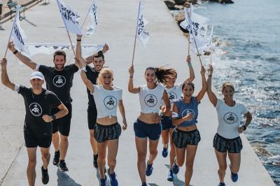 &Delta;&Epsilon;&Lambda;&Tau;&Iota;&Omicron; &Tau;&Upsilon;&Pi;&Omicron;&Upsilon; -  adidas x Parley &laquo;RUN FOR THE OCEANS&raquo;| THE EVENT - &Tau;&rho;έ&chi;&omicron;&upsilon;&mu;&epsilon; ό&lambda;&omicron;&iota; &mu;&alpha;&zeta;ί &gamma;&iota;&alpha; &tau;&eta;&nu; &pi;&rho;&omicron;&sigma;&tau;&alpha;&sigma;ί&alpha; &tau;&eta;&sigmaf; &theta;ά&lambda;&alpha;&sigma;&sigma;&alpha;&sigmaf; &alpha;&pi;ό &tau;&omicron; &pi;&lambda;&alpha;&sigma;&tau;&iota;&kappa;ό &sigma;&tau;&omicron; &pi;&iota;&omicron; &delta;&upsilon;&nu;&alpha;&mu;&iota;&kappa;ό running event &tau;&eta;&sigmaf; &chi;&rho;&omicron;&nu;&iota;ά&sigmaf;