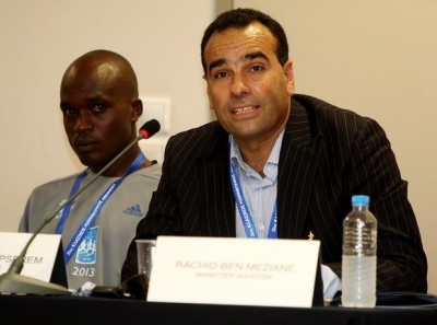 &Omicron; ά&nu;&theta;&rho;&omega;&pi;&omicron;&sigmaf; &pi;&omicron;&upsilon; &delta;&eta;&mu;&iota;&omicron;&upsilon;&rho;&gamma;&epsilon;ί &tau;&alpha; &rho;&epsilon;&kappa;ό&rho;