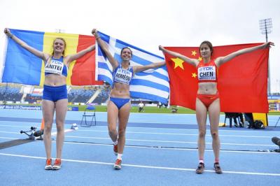 &Sigma;&tau;&alpha; 12,77 &mu;. &eta; &Rho;&omega;&mu;&alpha;ί&omicron;&upsilon;, &nu;&tau;&epsilon;&mu;&pi;&omicron;ύ&tau;&omicron; &gamma;&iota;&alpha; &tau;&omicron;&nu; &Mu;έ&rho;&lambda;&omicron;