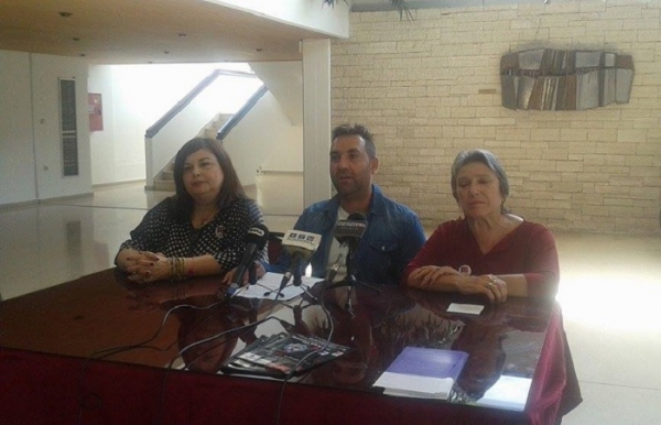 &Delta;&Epsilon;&Lambda;&Tau;&Iota;&Omicron; &Tau;&Upsilon;&Pi;&Omicron;&Upsilon; - &Alpha;&phi;ή&gamma;&eta;&sigma;&eta; &pi;&alpha;&rho;&alpha;&mu;&upsilon;&theta;&iota;&omicron;ύ &kappa;&alpha;&iota; &pi;&rho;&omicron;&beta;&omicron;&lambda;ή &tau;&alpha;&iota;&nu;ί&alpha;&sigmaf;  &sigma;&tau;&omicron; &pi;&lambda;&alpha;ί&sigma;&iota;&omicron; &tau;&omicron;&upsilon; 9&omicron;&upsilon; &Gamma;ύ&rho;&omicron;&upsilon; &Lambda;ί&mu;&nu;&eta;&sigmaf; &Iota;&omega;&alpha;&nu;&nu;ί&nu;&omega;&nu;