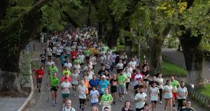 Έ&sigma;&pi;&alpha;&sigma;&epsilon; &tau;&omicron; &phi;&rho;ά&gamma;&mu;&alpha; &tau;&omega;&nu; 1.000 &delta;&rho;&omicron;&mu;έ&omega;&nu; &tau;&omicron; 5ά&rho;&iota; &tau;&omicron;&upsilon; Ioannina Lake Run