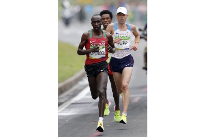 &Rho;&iota;&omicron; 2016: &Phi;&iota;&nu;ά&lambda;&epsilon; &mu;&epsilon; &tau;&omicron;&nu; &mu;&alpha;&rho;&alpha;&theta;ώ&nu;&iota;&omicron;, &tau;&omicron; &pi;ά&lambda;&epsilon;&psi;&alpha;&nu; &Mu;&epsilon;&rho;&omicron;ύ&sigma;&eta;&sigmaf; &kappa;&alpha;&iota; &Kappa;&alpha;&lambda;&omicron;&mu;&omicron;ί&rho;&eta;&sigmaf;